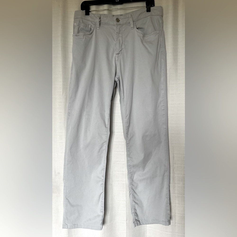 34 Heritage Comfort-Rise, Classic Fit Men’s Cross Twill Straight Leg Pant